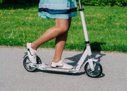 Can Electric Scooters Go in Grass?